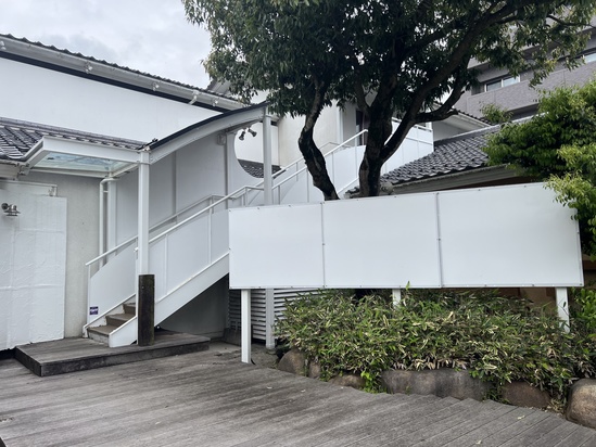 ①
